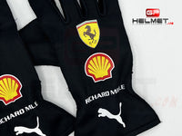 Carlos Sainz 2022 Racing gloves / Team Ferrari F1